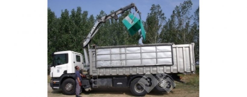 Bild 4: Externer Lastwagen f&uuml;r die Abholung von Tierkadavern in einem Betrieb. Mit freundlicher Genehmigung von Secanim (Spanien).
